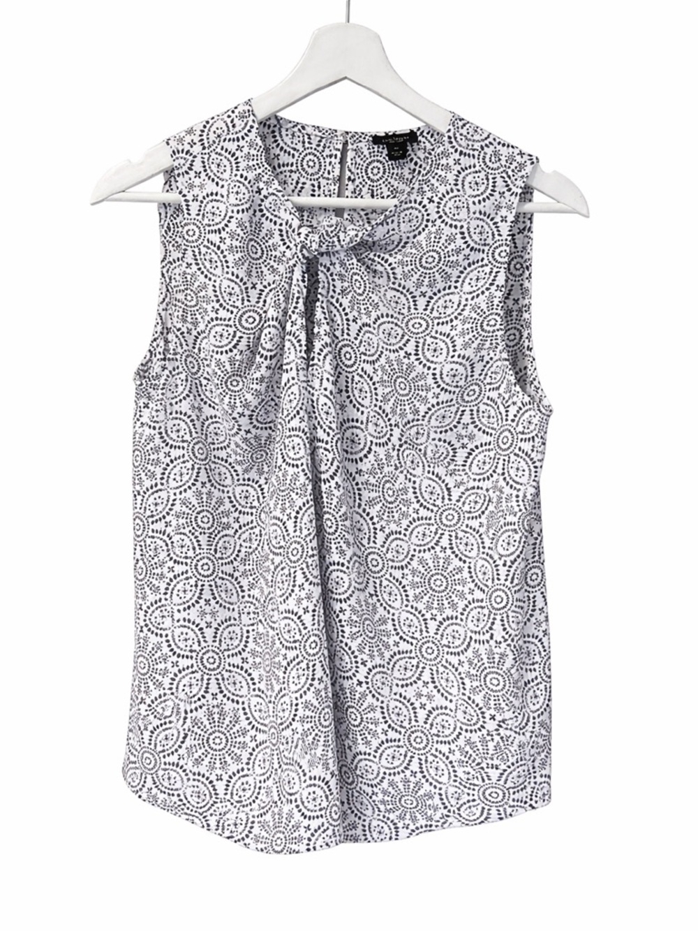 NWT Ann Taylor Factory XS Sleeveless Blouse Black White‎ Purple Medallion